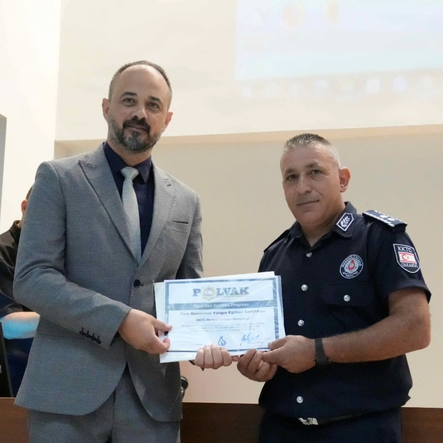 Cezaevi personeline yangınla mücadele eğitimi sertifikaları verildi